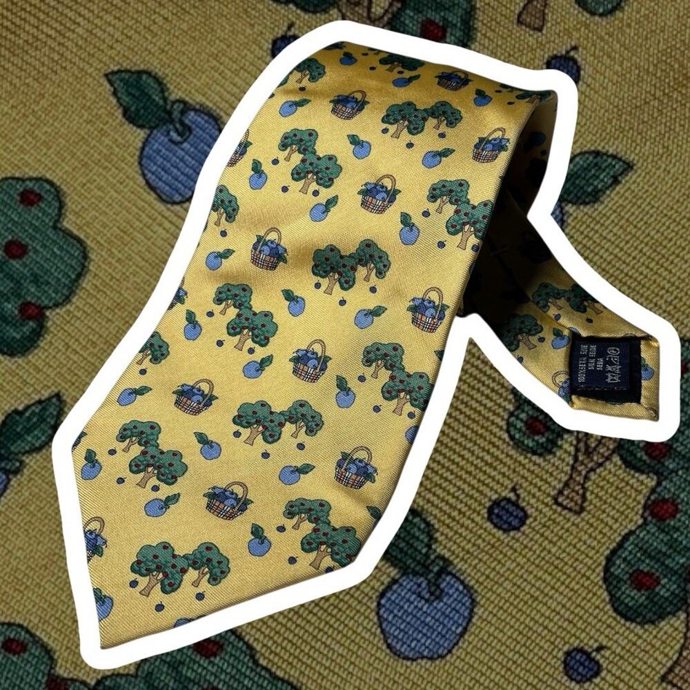 Burberry Blueberry Print Silk Neck Tie Unique Fun Designer Yellow Italy Vintage‎